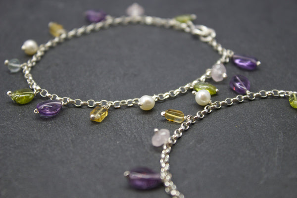 Bracelet with hanging semi-precious stones and pearls