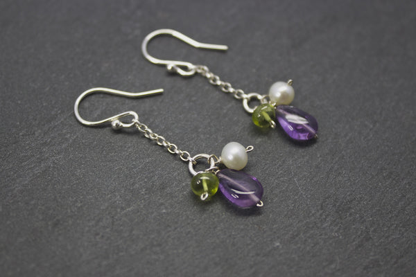 Earrings with chain drop and semi-precious stones