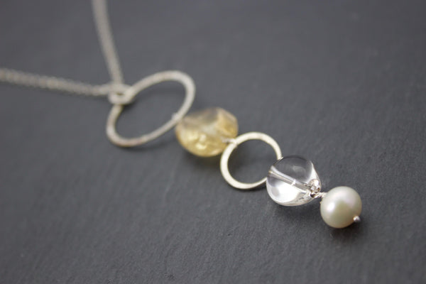 Pendant with citrine and rock crystals on silver circles – Sally
