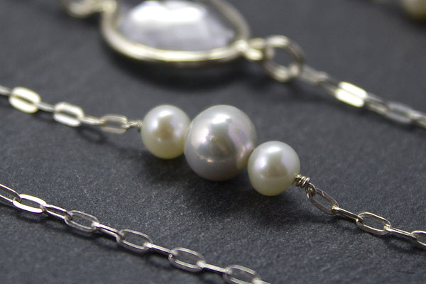 Chain with rock crystals and freshwater pearls