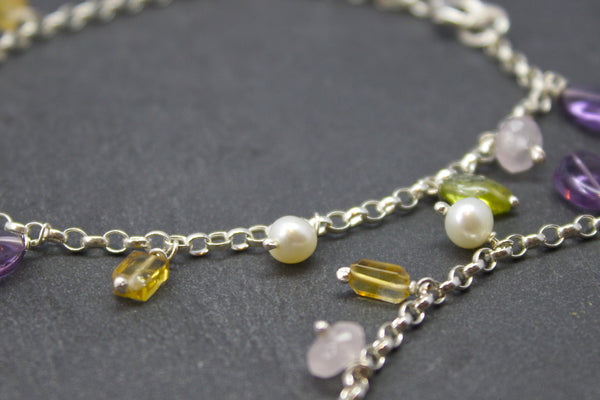 Bracelet with hanging semi-precious stones and pearls