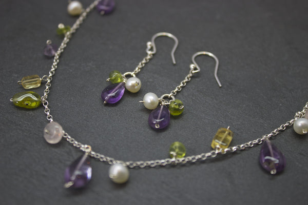 Necklace with hanging semi-precious stones and pearls