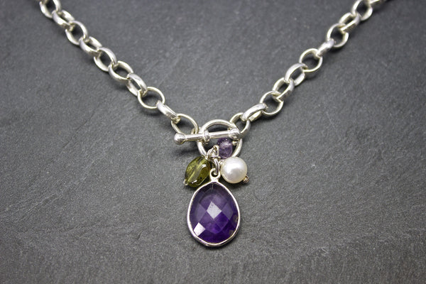 Necklace with semi-precious stones and freshwater pearls