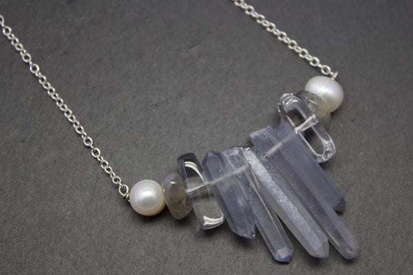 Pendant with quartz and pearls