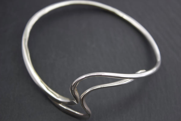 Bangle with silver waves