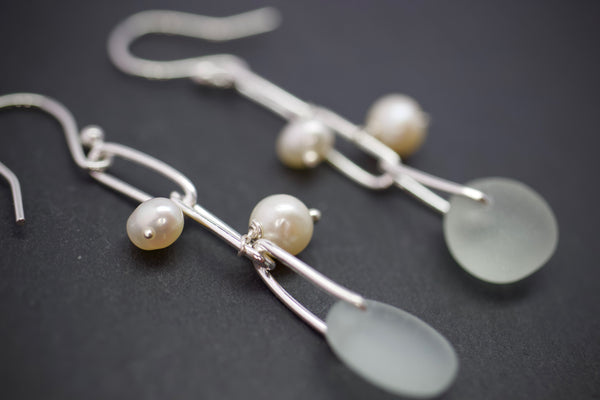 Earrings with pearls and sea glass