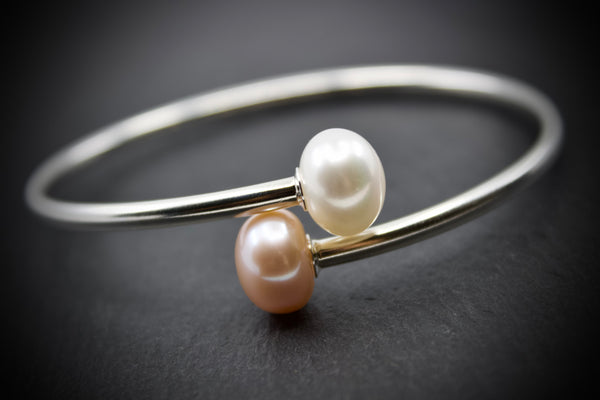 Bangle with pearls